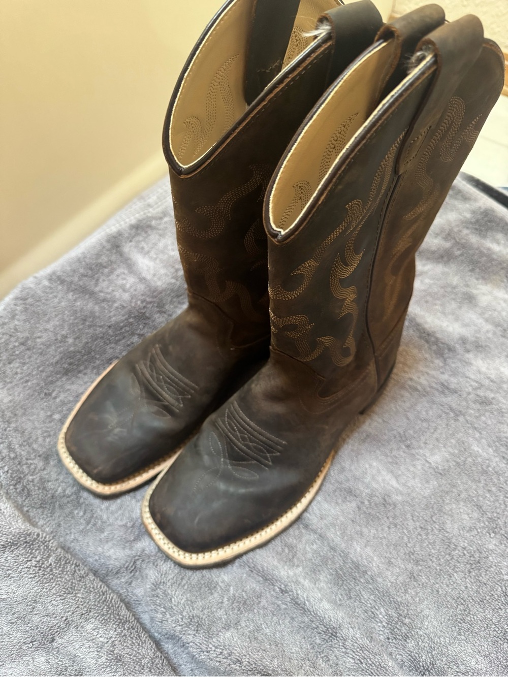 Women’s Brown Western Cowboy Boots - Classic Pull-On Style